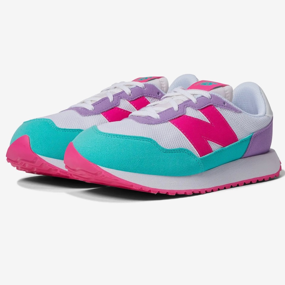 NEW BALANCE 237 - 7/7.5 Kid’s 6